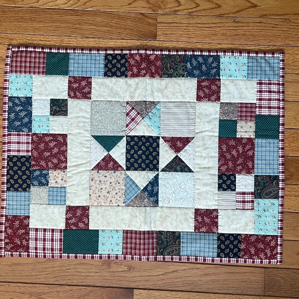 Handmade Hand Stitched Patchwork Quilt Table Topper / Wall Hanging Handcrafted - Picture 3 of 14